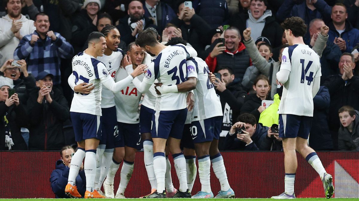 Tottenham před zápasem proti Slavii dopsal na soupisku dalšího útočníka